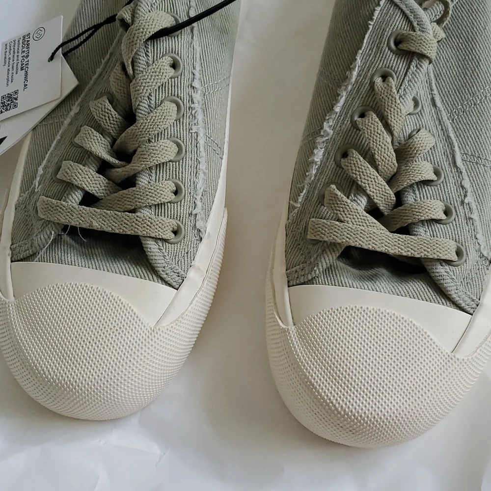 ZARA OPEN BACK CASUAL SNEAKERS